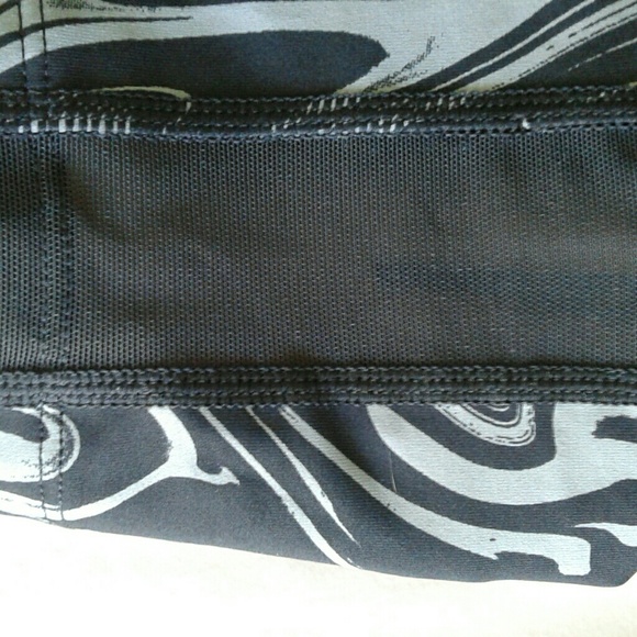 NWT Nike epic lux tight fit crops size S - Picture 4 of 6